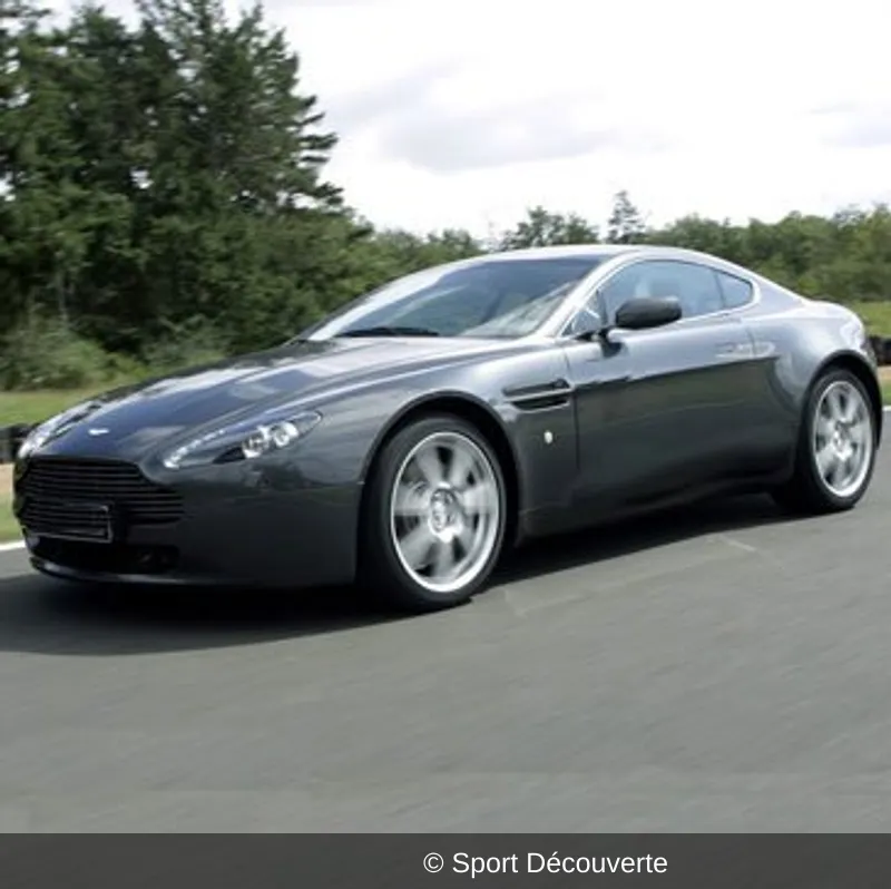 Baptême en Aston Martin V8 Vantage sur le circuit de Dreux
