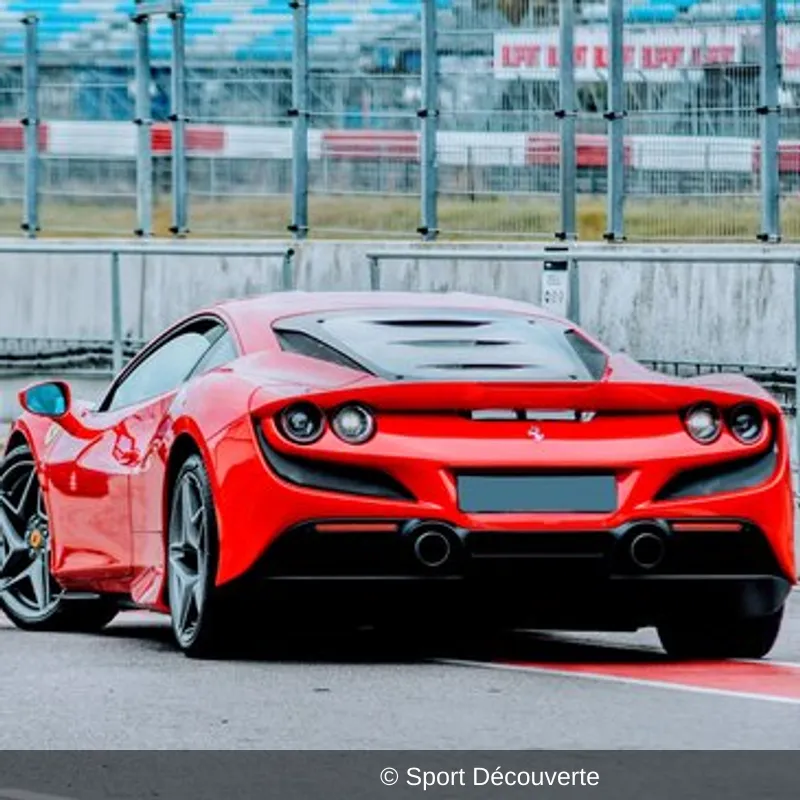 Baptême en Ferrari F8 Tributo sur le circuit de Chambley
