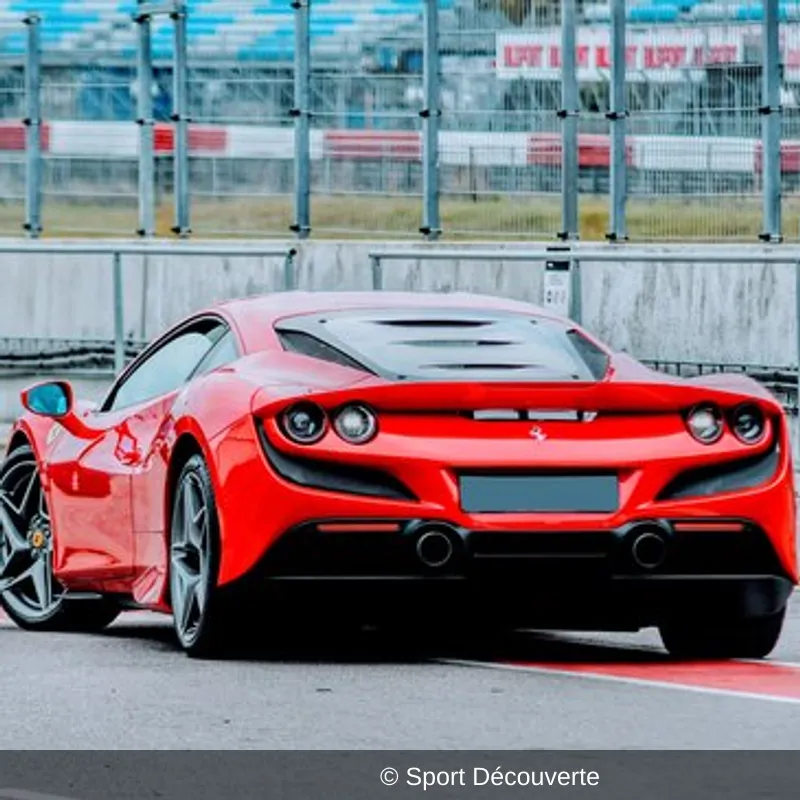 Baptême en Ferrari F8 Tributo sur le circuit de Saint-Dié-des-Vosges