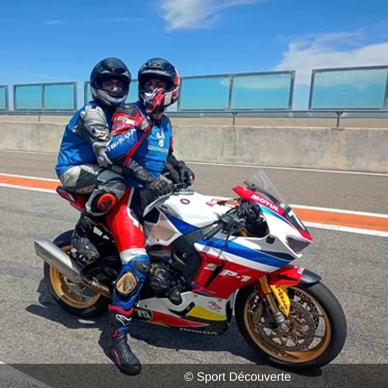 Baptême Sensations en Moto Honda sur le circuit de Lédenon