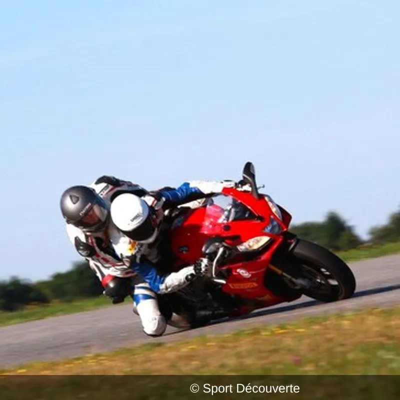 Baptême Sensations Moto Aprilia sur le circuit de Chenevières