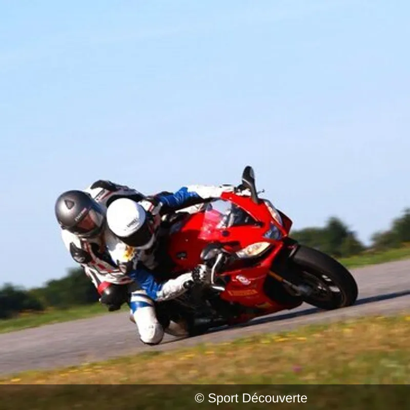 Baptême Sensations Moto Aprilia sur le circuit de Dijon-Prenois