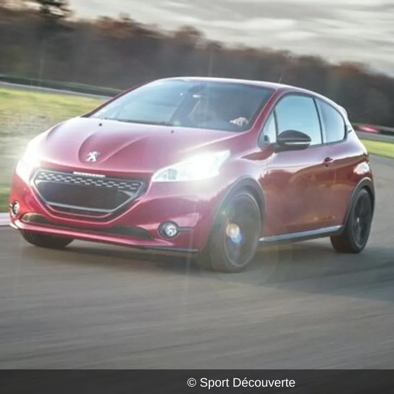 Coffret Pilotage en Peugeot 208 sur le circuit d’Issoire
