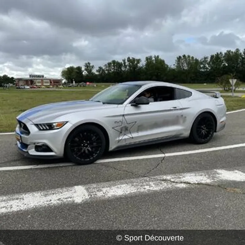 Coffret Pilotage Enfant en Ford Mustang V8 sur le circuit de Chambley