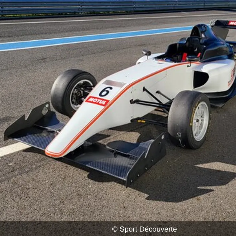 Coffret Pilotage Formule 3 sur le circuit de Haute Saintonge