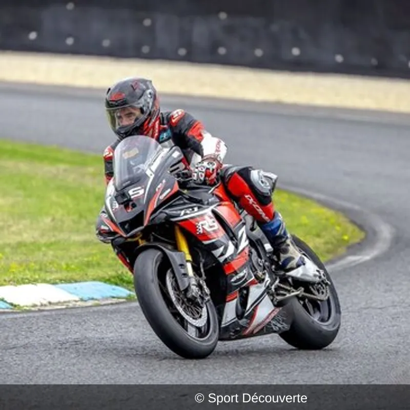 Coffret Pilotage Moto sur le circuit de Folembray