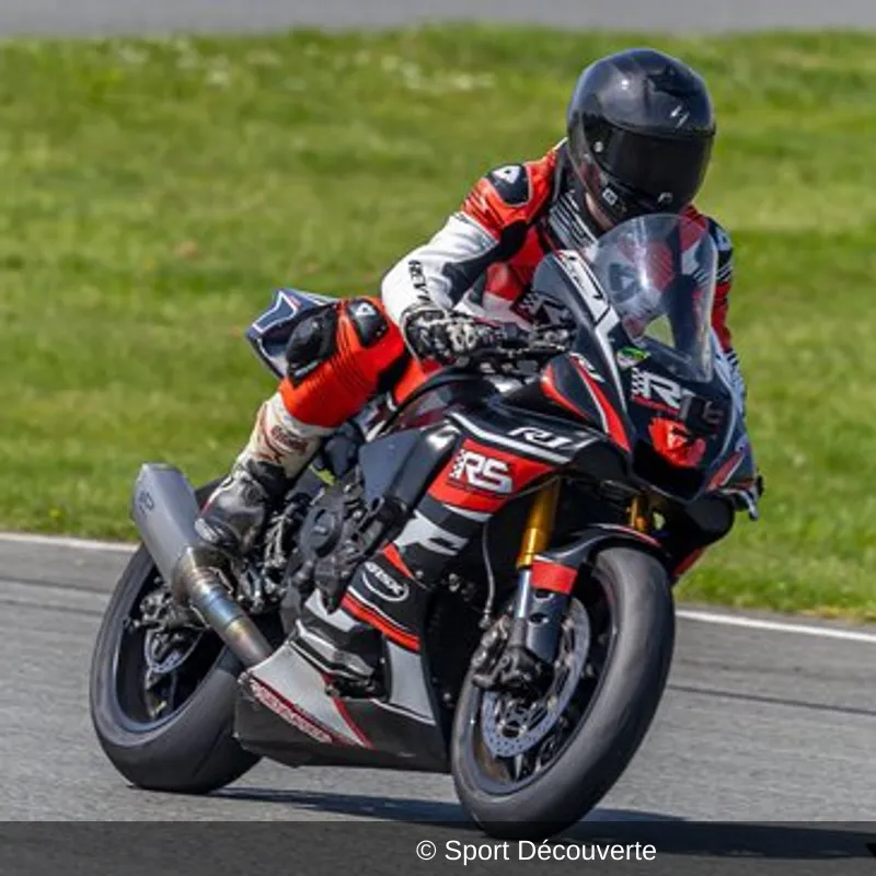 Coffret Pilotage Moto près de Paris sur le circuit Carole