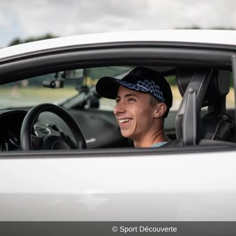 Coffret Pilotage Multivolant Enfant sur le circuit de Thurigneux