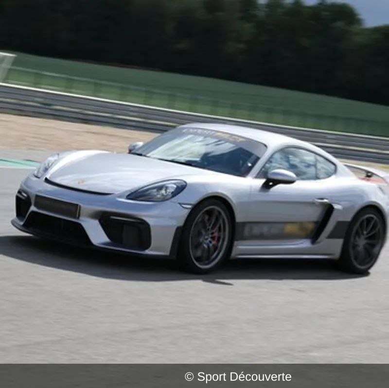 Coffret Pilotage Porsche GT4 sur le circuit de Dijon-Prenois