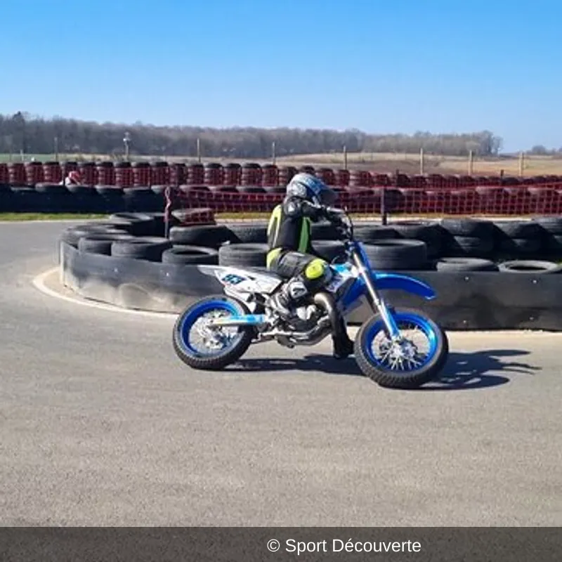 Initiation au Pilotage Moto Enfant sur le circuit de Dreux