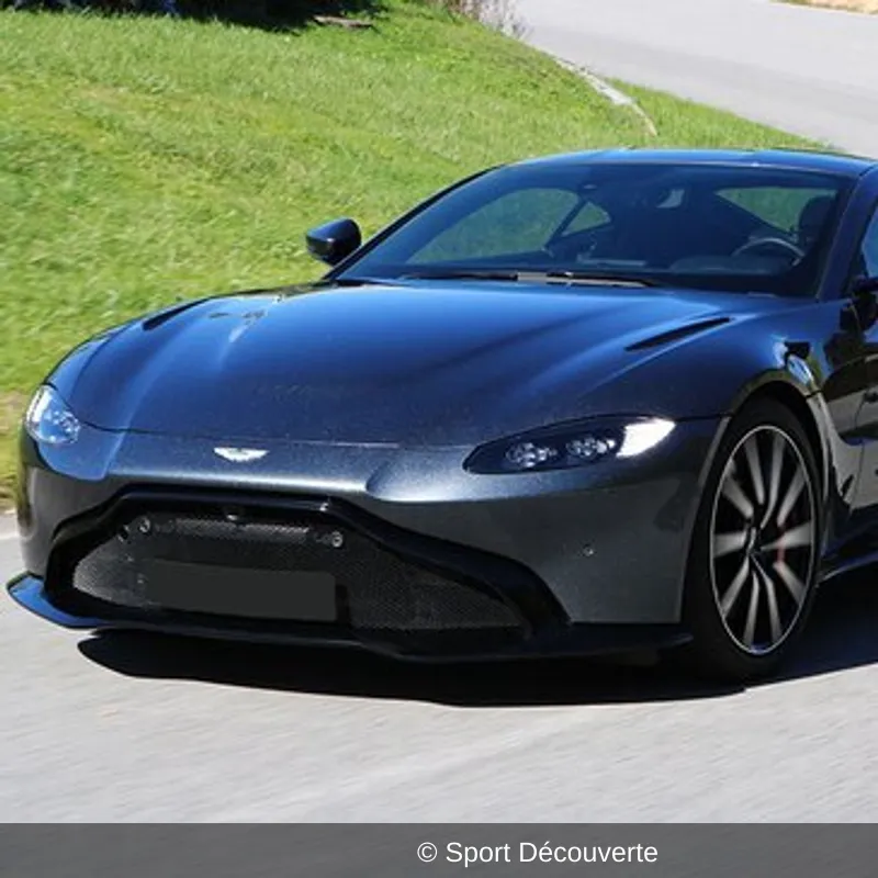 Pilotage Aston Martin Vantage sur le circuit du Mas du Clos