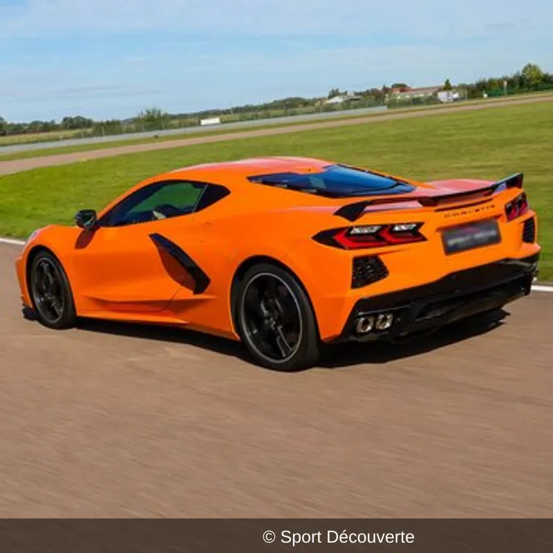 Pilotage Corvette C8 sur le circuit de Magny-Cours