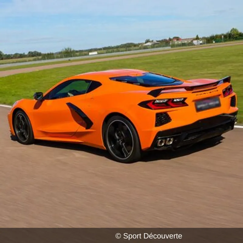 Pilotage Corvette C8 sur le circuit de Saint-Laurent-de-Mûre