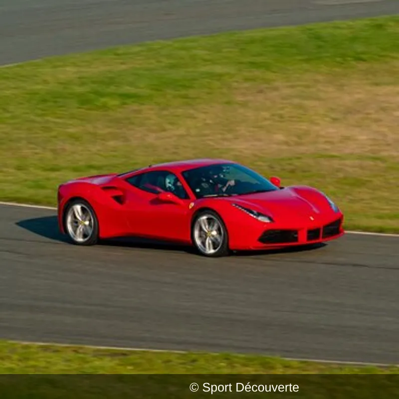 Pilotage Ferrari 488 GTB sur le circuit de La Ferté-Gaucher