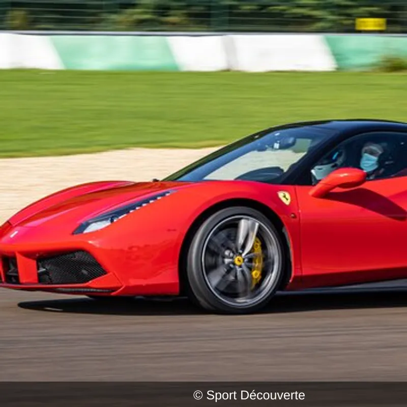Pilotage Ferrari 488 GTB sur le circuit de Ladoux