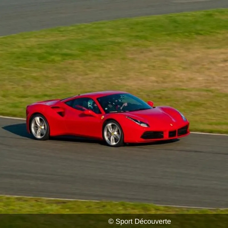 Pilotage Ferrari 488 GTB sur le circuit de Lohéac