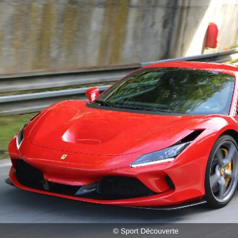 Pilotage Ferrari F8 Tributo sur le circuit de Haute-Saintonge