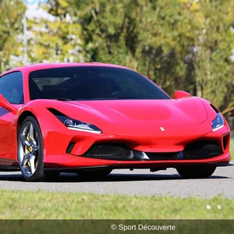 Pilotage Ferrari F8 Tributo sur le circuit de la Ferté-Gaucher