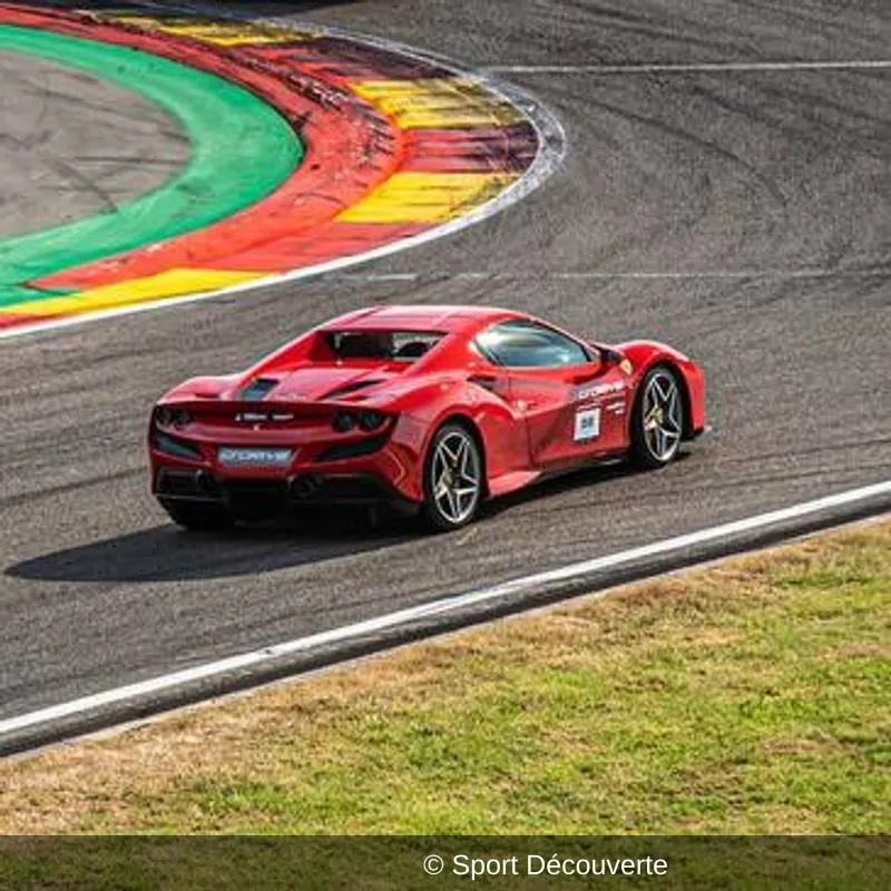 Pilotage Ferrari F8 Tributo sur le circuit du Luxembourg