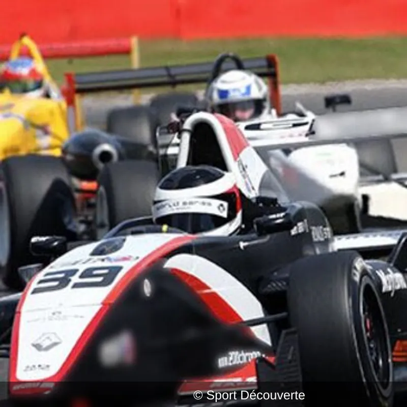 Pilotage Formule 4 sur le circuit de Chambley