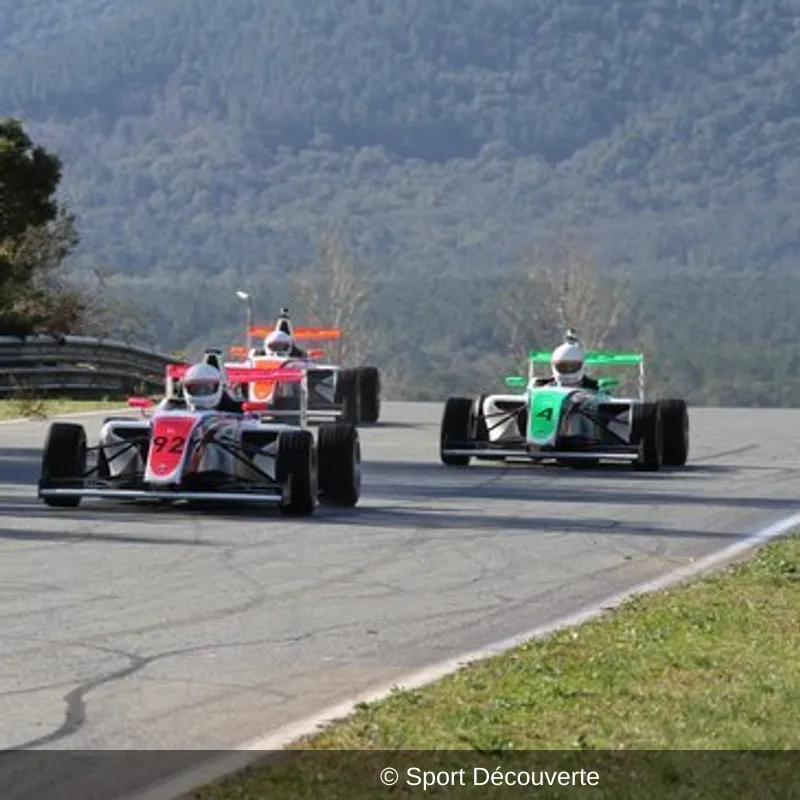 Pilotage Formule 4 sur le circuit de Haute-Saintonge