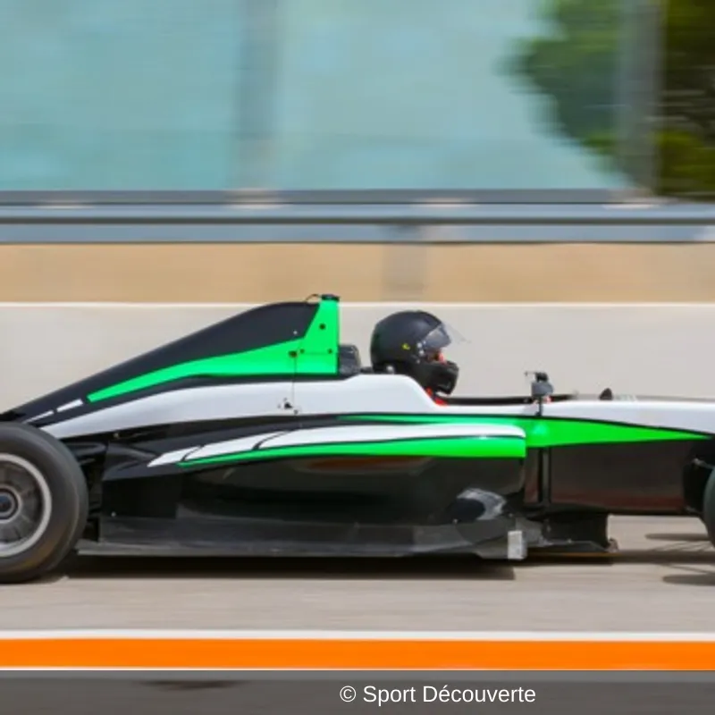 Pilotage Formule 4 sur le circuit de Mirecourt