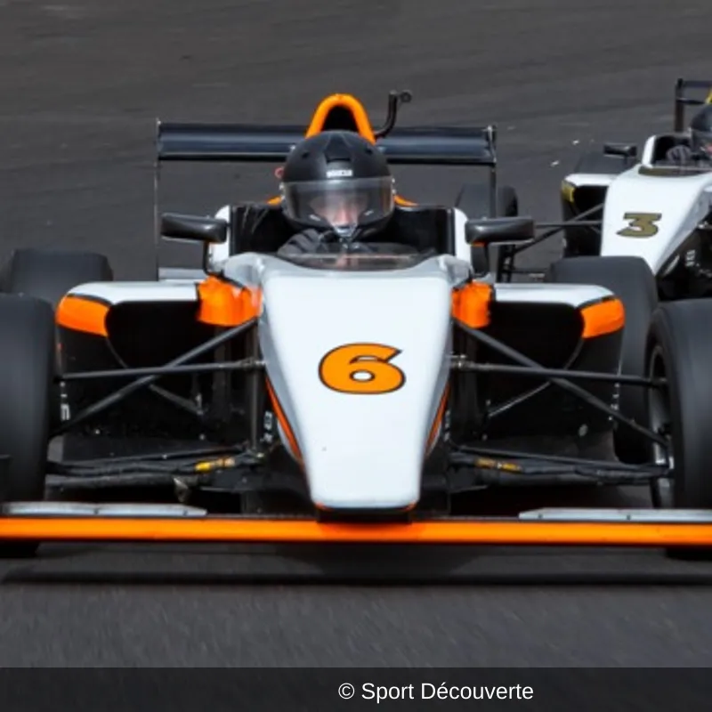 Pilotage Formule 4 sur le circuit de Pau-Arnos