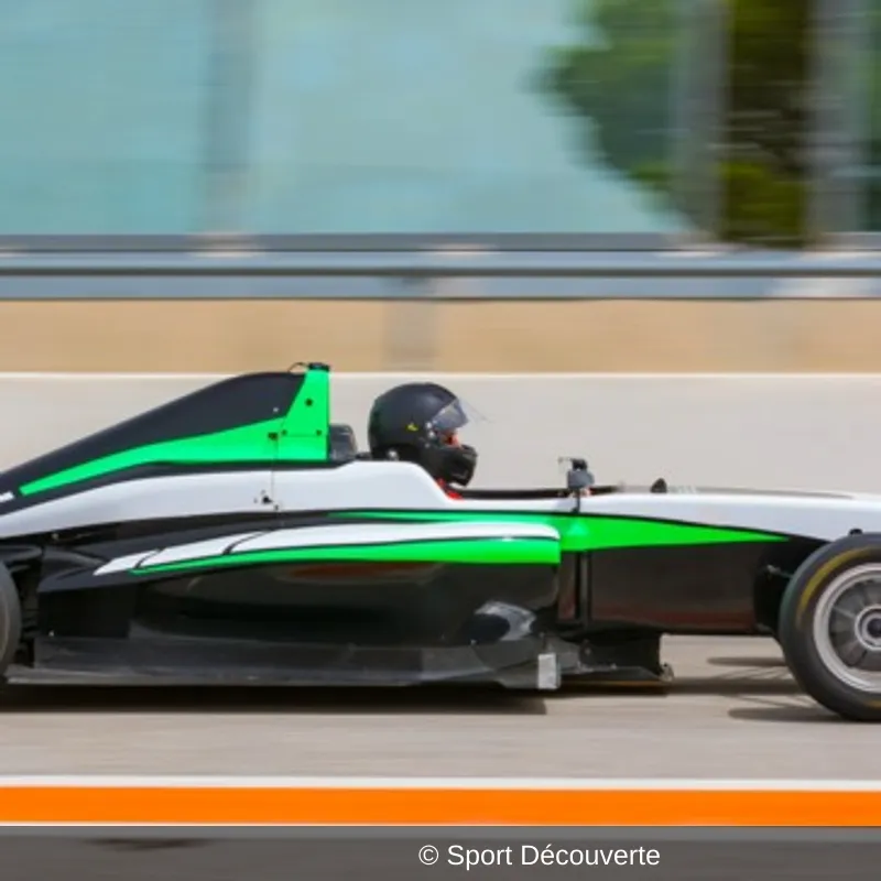 Pilotage Formule 4 sur le circuit d’Issoire
