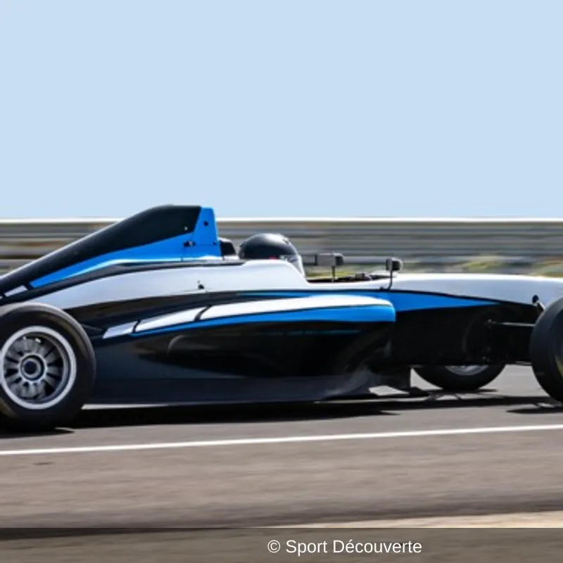 Pilotage Formule 4 sur le circuit du Laquais