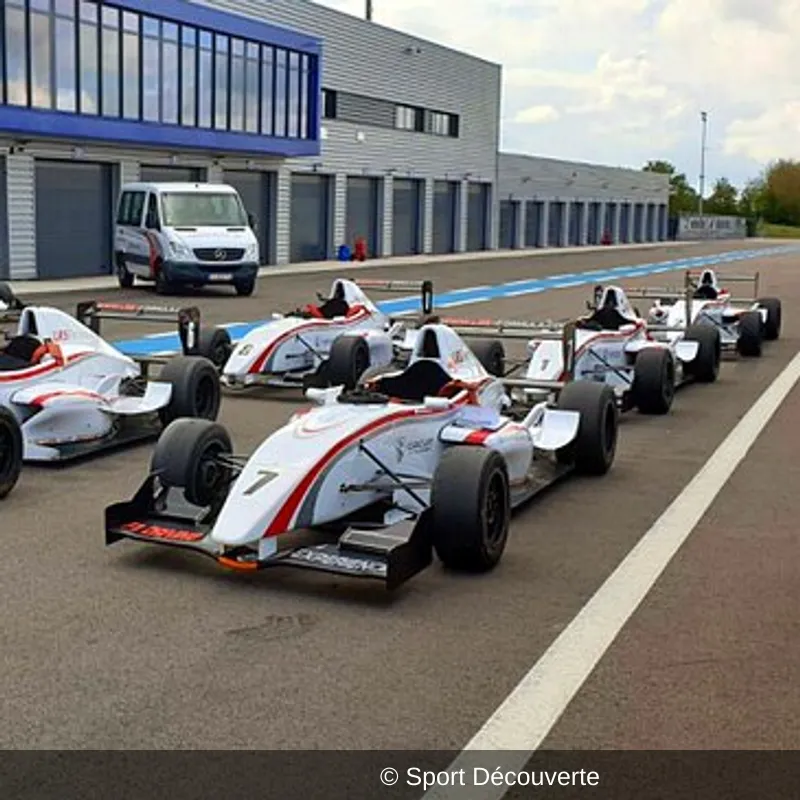 Pilotage Formule Renault 2000 sur le circuit de Catalunya