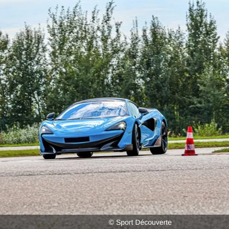 Pilotage McLaren 600LT sur le circuit de Mirecourt
