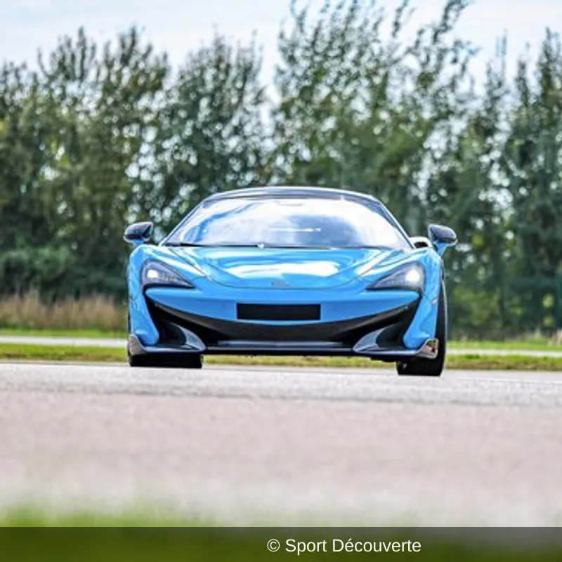 Pilotage McLaren 600LT sur le circuit de Nogaro