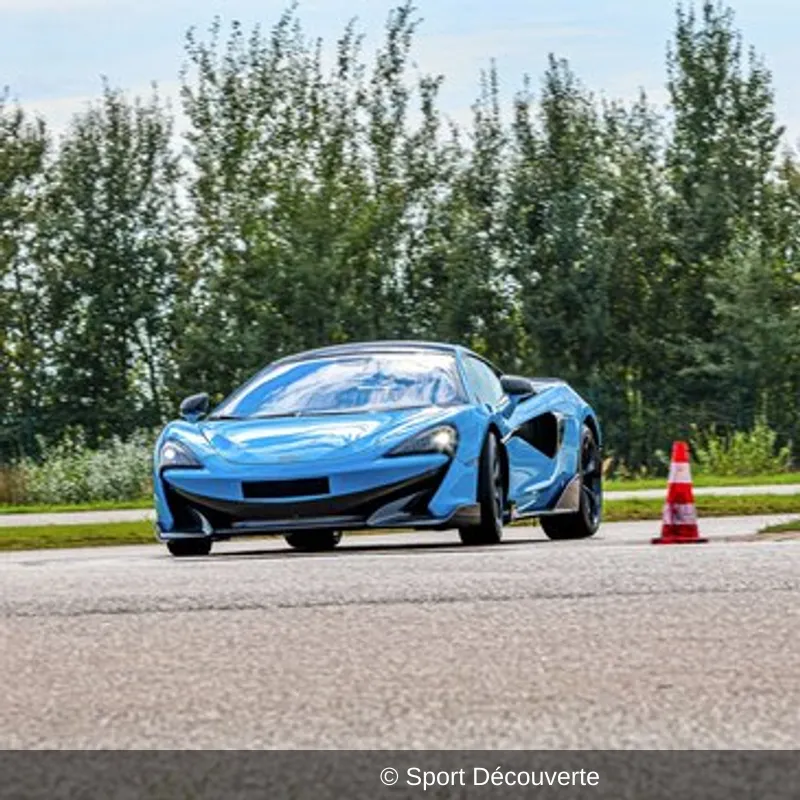Pilotage McLaren 600LT sur le circuit de Saint-Laurent-de-Mure
