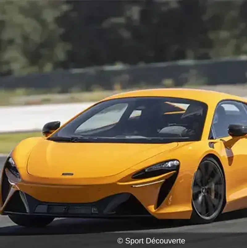 Pilotage McLaren Artura - Circuit de Château-Gaillard