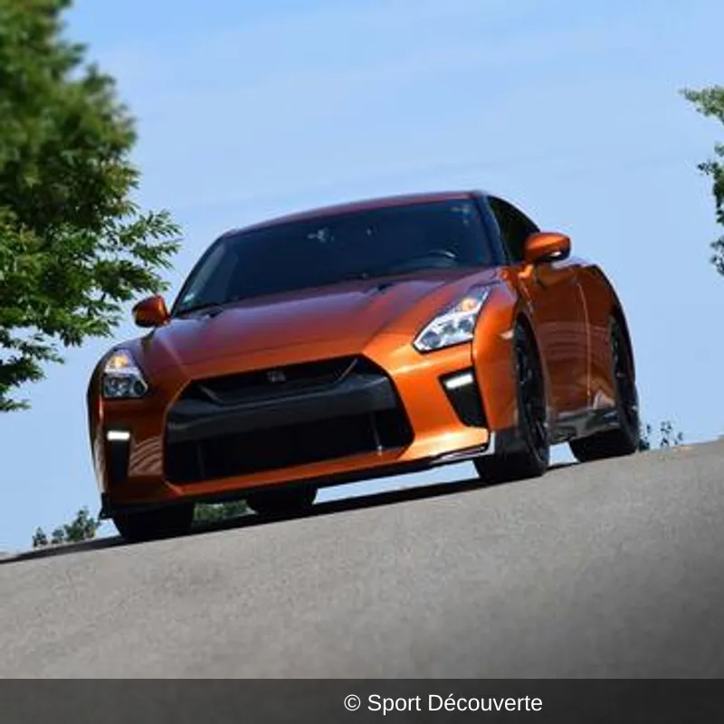 Pilotage Nissan GTR sur le circuit du Laquais