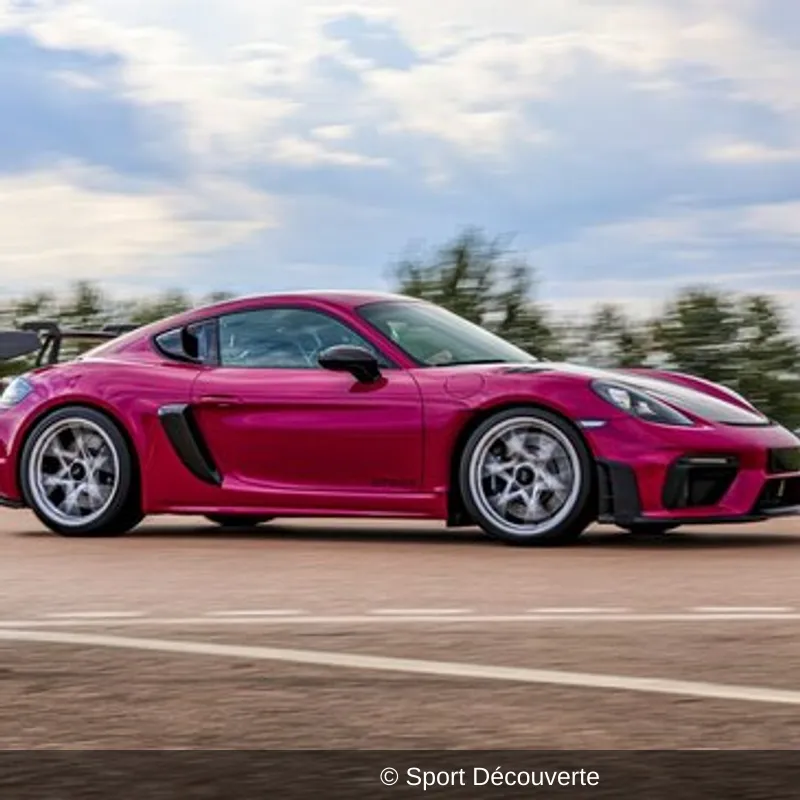 Pilotage Porsche 718 Cayman GT4 RS sur le circuit de Bresse