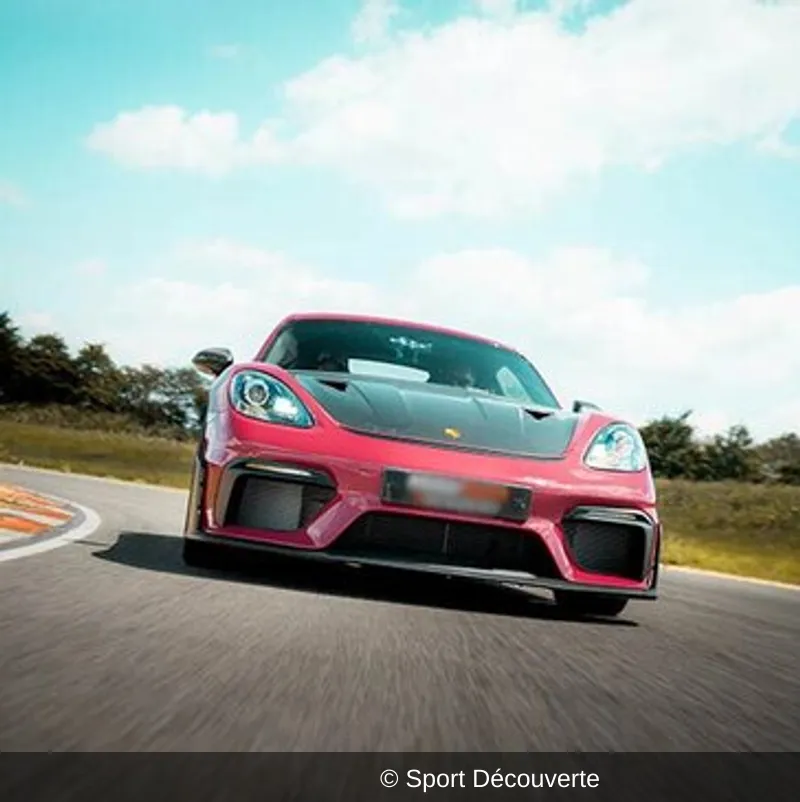 Pilotage Porsche 718 Cayman GT4 RS sur le circuit du Bourbonnais