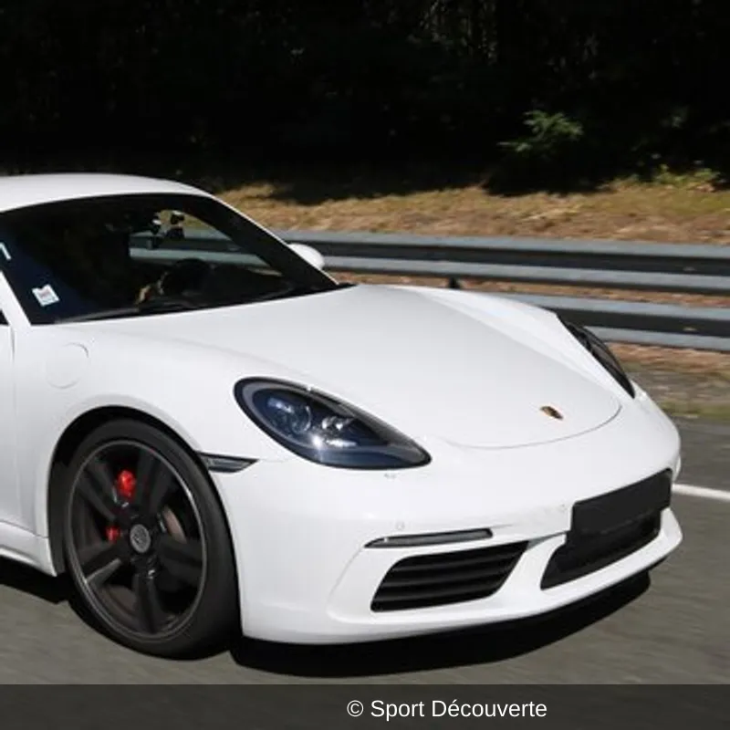 Pilotage Porsche 718 Cayman S sur le circuit de Montlhéry