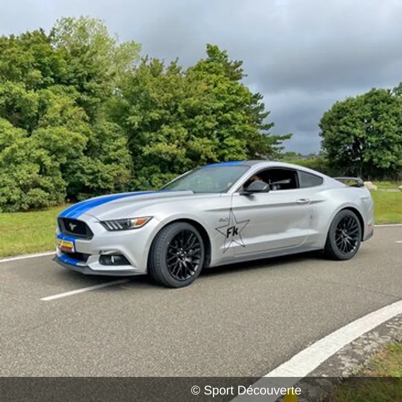 Pilotage pour Enfant en Ford Mustang près de Toulouse