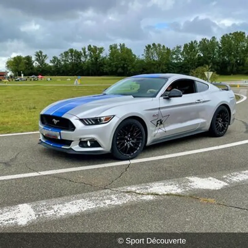Pilotage pour Enfant en Ford Mustang près d’Orléans