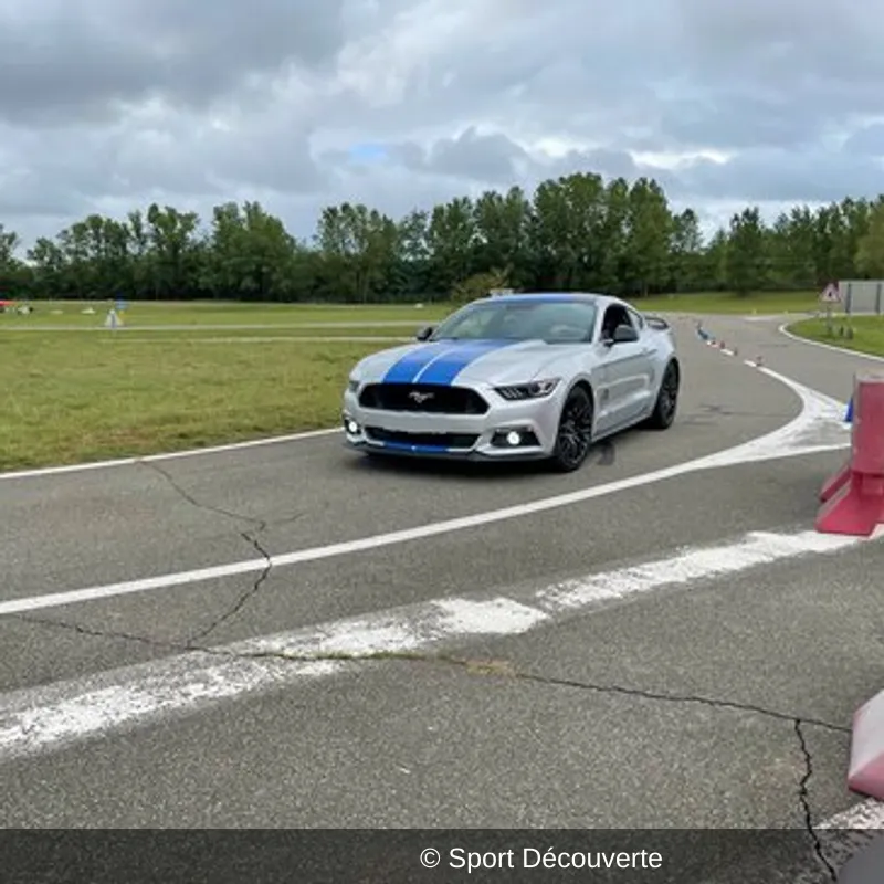 Pilotage pour Enfant en Ford Mustang V8 sur le circuit de Haute Saintonge