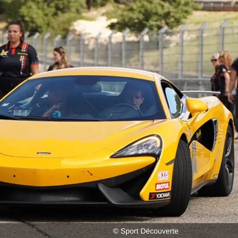 Pilotage pour Enfant en McLaren 540C à Magny-Cours