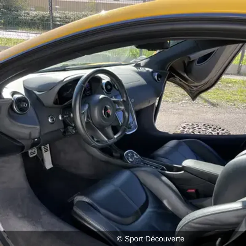 Pilotage pour Enfant en McLaren 540C au Circuit de Lohéac