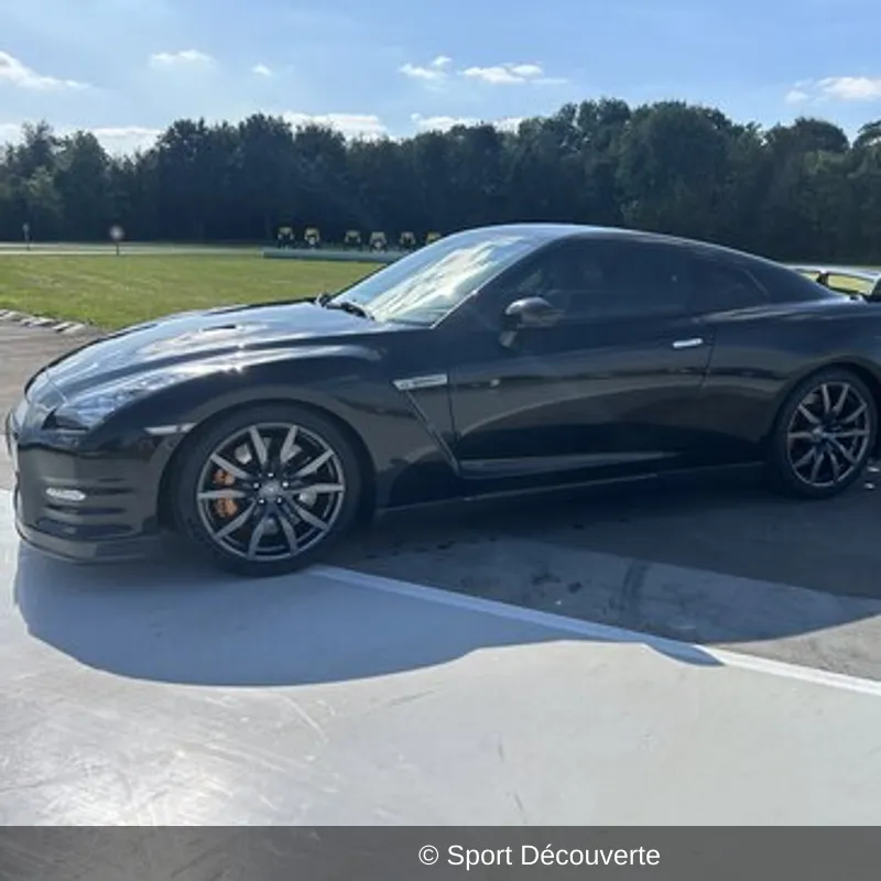 Pilotage pour Enfant en Nissan GTR à Poitiers