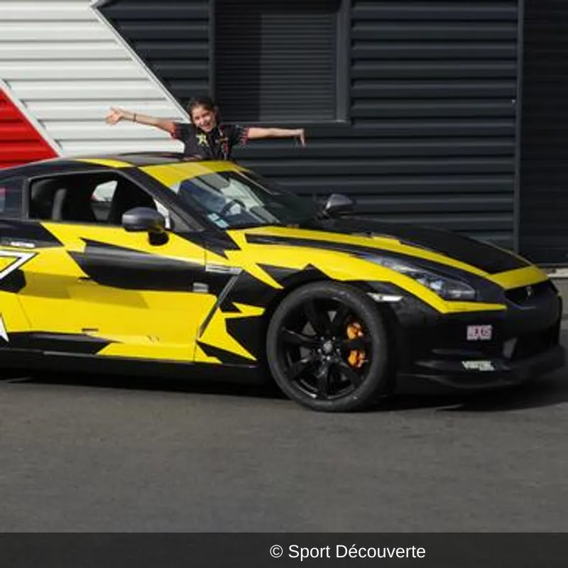 Pilotage pour Enfant en Nissan GTR sur le circuit de Haute Saintonge