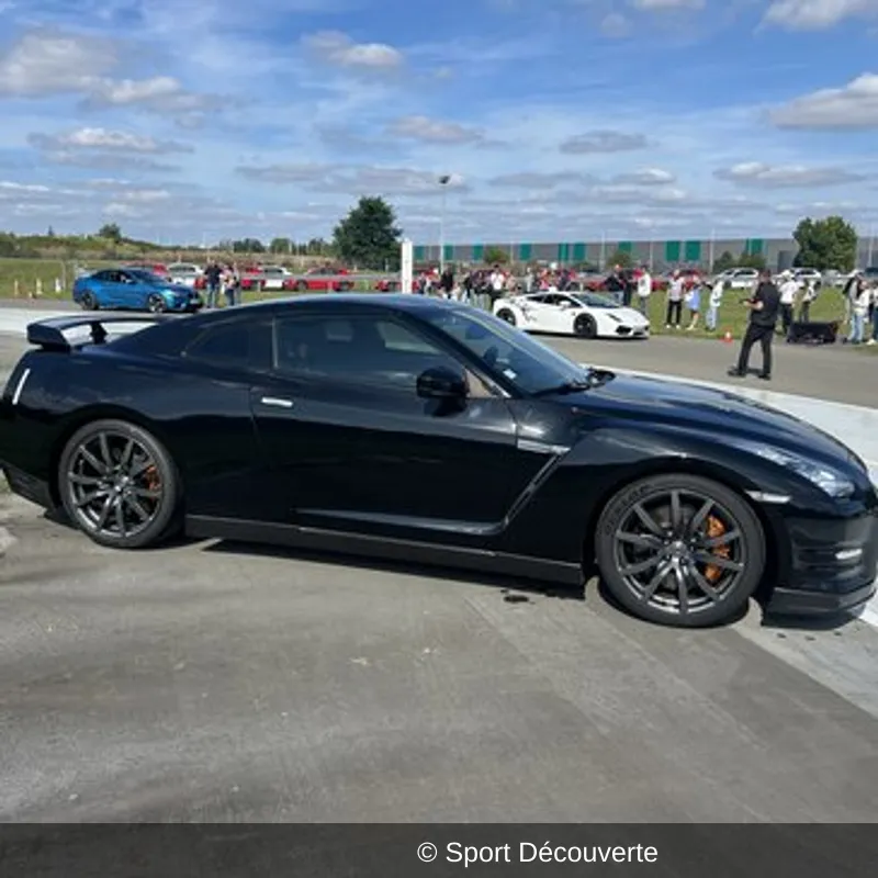 Pilotage pour Enfant en Nissan GTR près de Paris