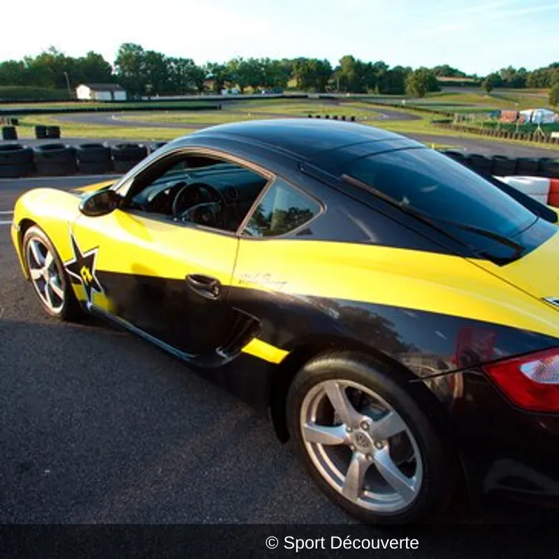 Pilotage pour Enfant en Porsche sur le circuit du Grand Sambuc