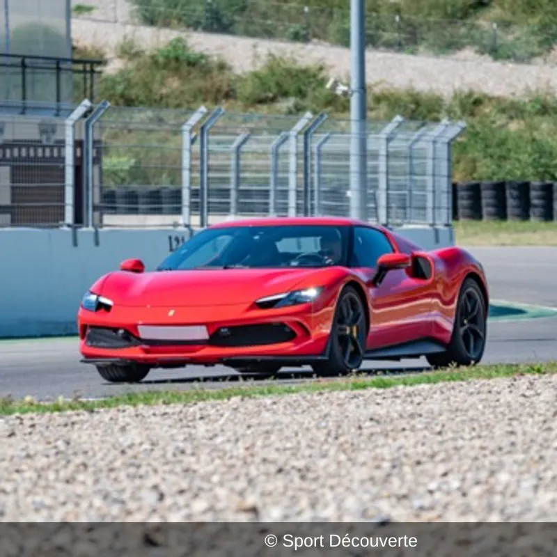 Pilotage sur Route en Ferrari 296 GTB près de Colmar